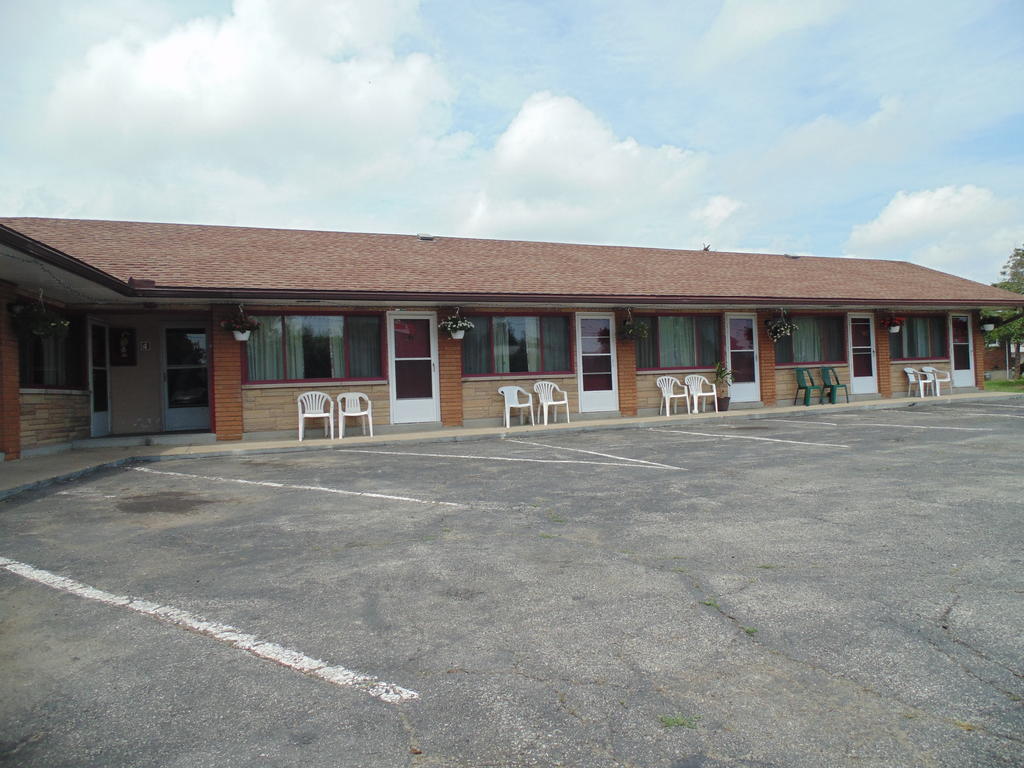 Capri Motel Port Colborne Exterior photo